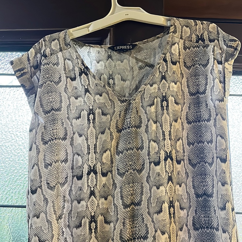 Woman’s Snakeskin Flowy Top